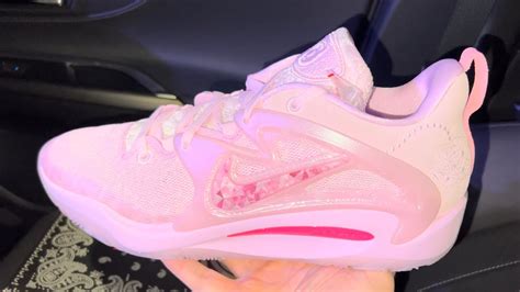 pink kd 15 basketball shoes.